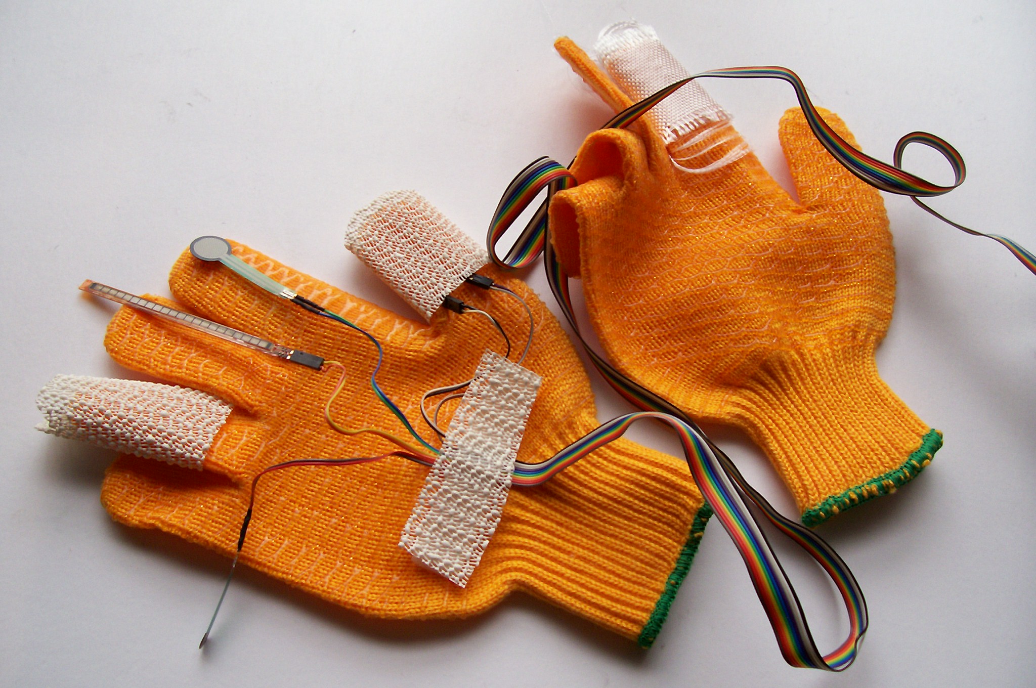 Juanig Gloves